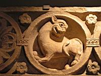 Cluny, Sculpture romane, Medaillon, Animal fantastique (Musee du Palais Jean de Bourbon)